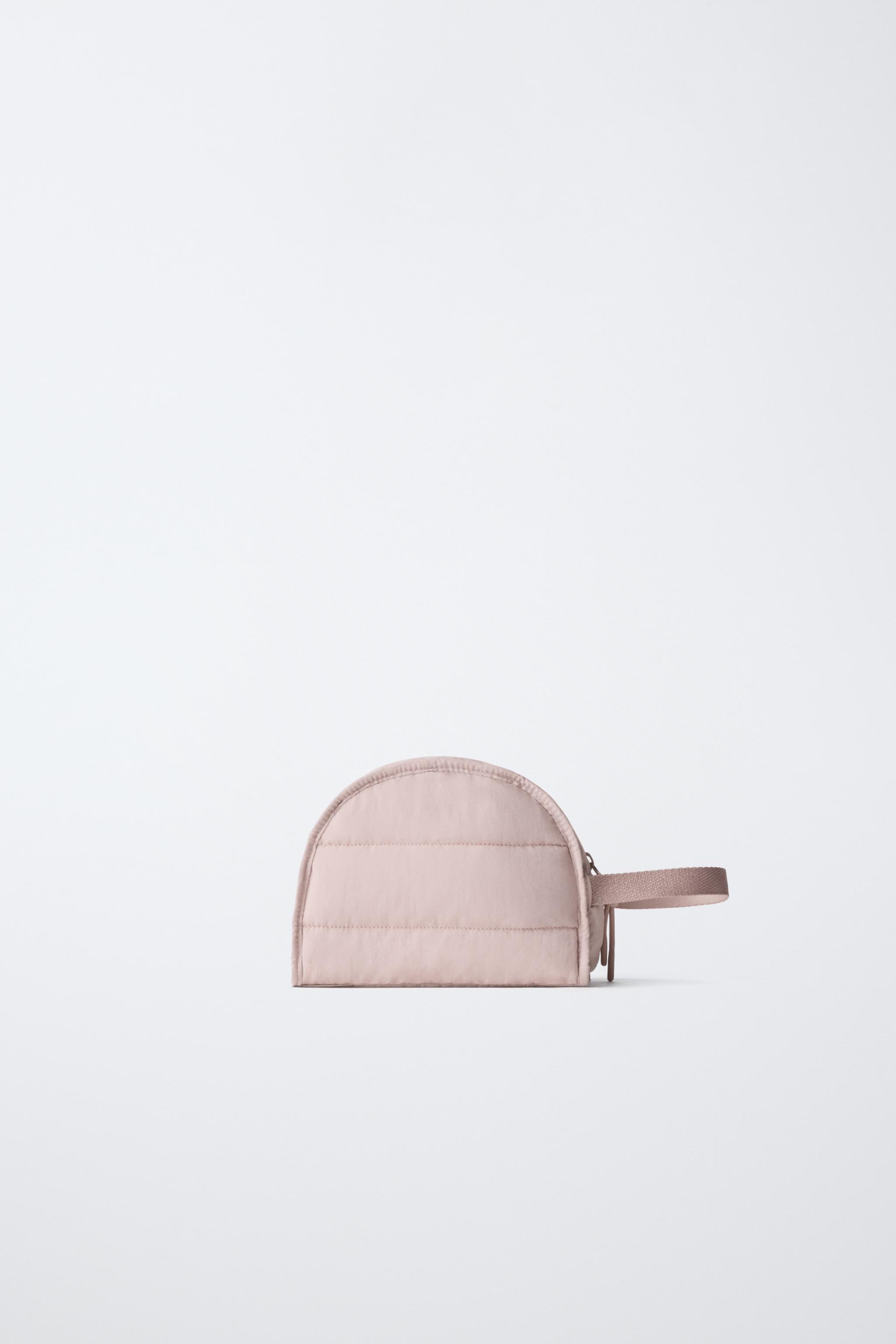 QUILTED TOILETRY BAG